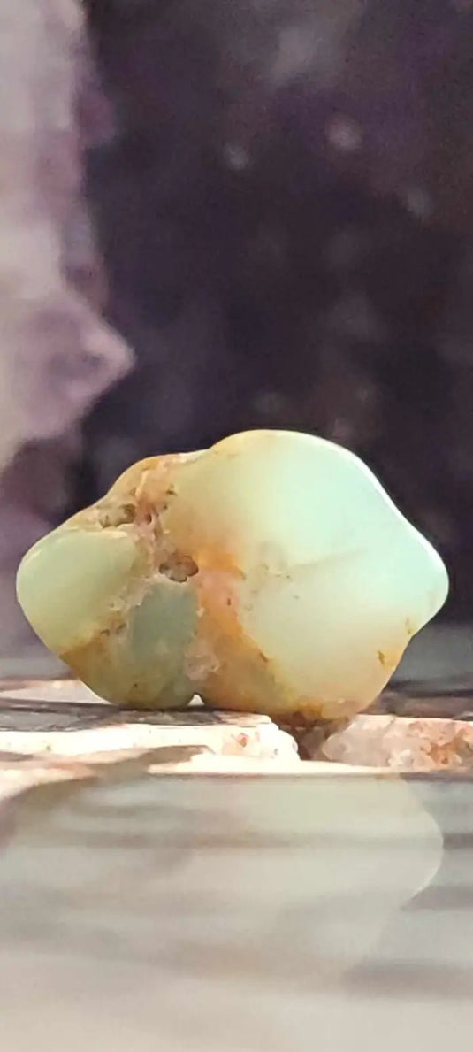 Chrysoprase du Kazakhstan pierre roulée Grade ’Extra’ Chrysoprase pierre roulée