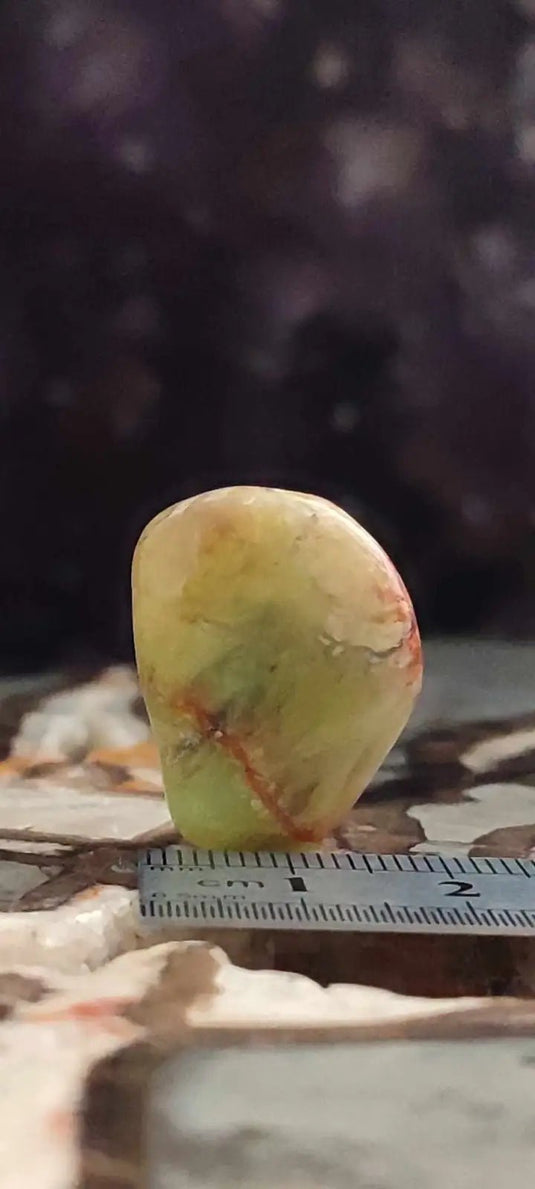 Chrysoprase du Kazakhstan pierre roulée Grade ’Extra’ Chrysoprase pierre roulée