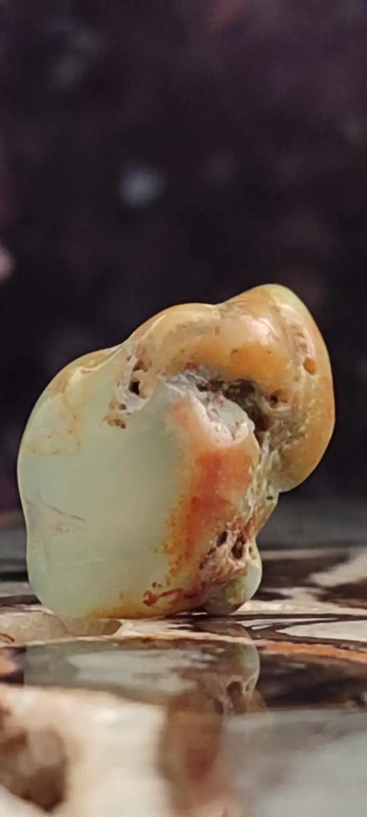 Chargez l&#39;image dans la visionneuse de la galerie, Chrysoprase du Kazakhstan pierre roulée Grade ’Extra’ Chrysoprase pierre roulée
