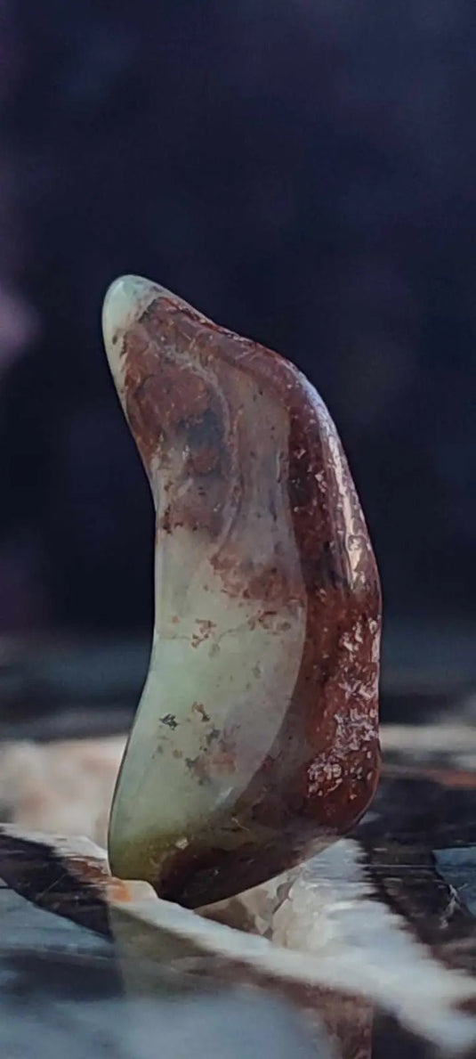 Chrysoprase du Kazakhstan pierre roulée Grade ’Extra’ Chrysoprase pierre roulée