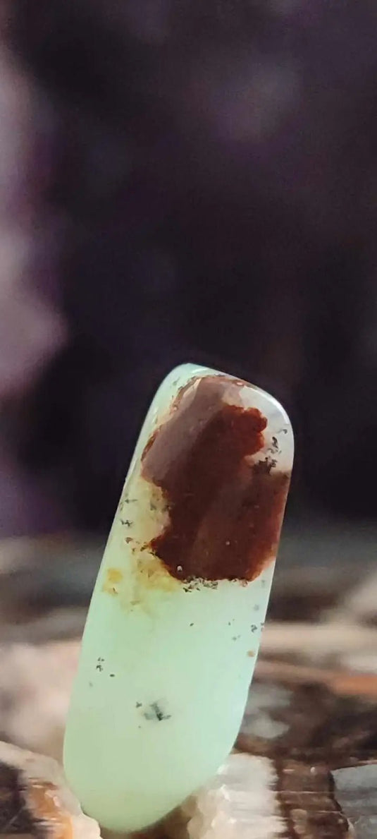 Chrysoprase du Kazakhstan pierre roulée Grade ’Extra’ Chrysoprase pierre roulée