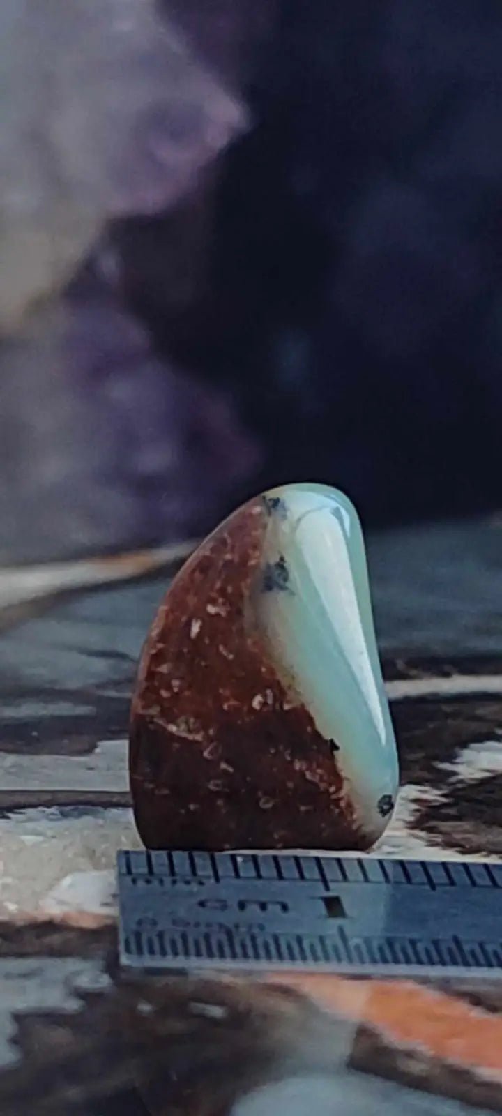 Chargez l&#39;image dans la visionneuse de la galerie, Chrysoprase du Kazakhstan pierre roulée Grade ’Extra’ Chrysoprase pierre roulée
