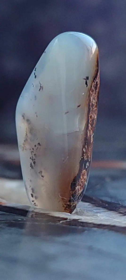 Chrysoprase du Kazakhstan pierre roulée Grade ’Extra’ Chrysoprase pierre roulée