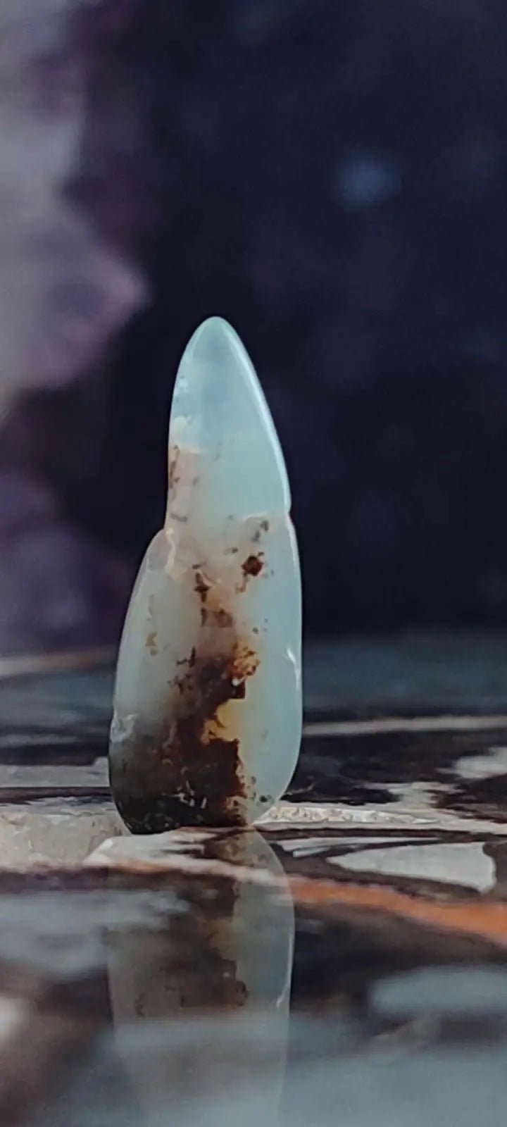 Chargez l&#39;image dans la visionneuse de la galerie, Chrysoprase du Kazakhstan pierre roulée Grade ’Extra’ Chrysoprase pierre roulée
