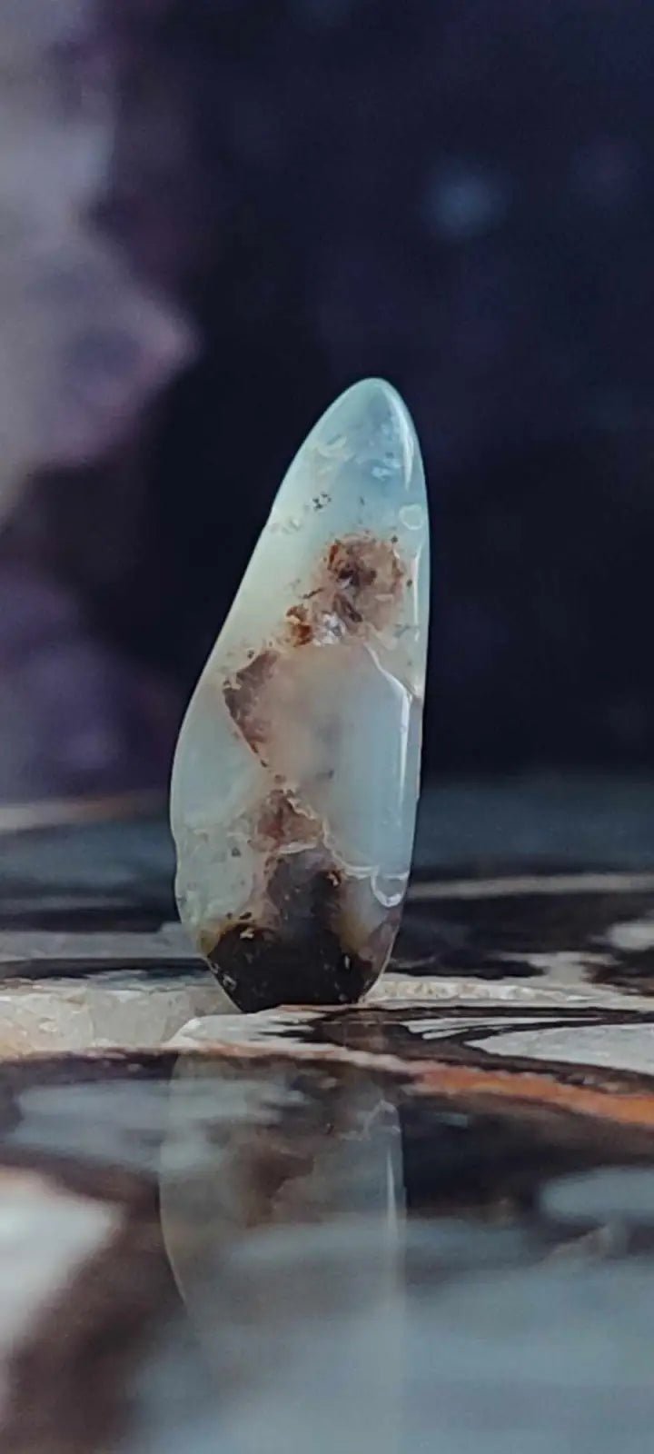 Chargez l&#39;image dans la visionneuse de la galerie, Chrysoprase du Kazakhstan pierre roulée Grade ’Extra’ Chrysoprase pierre roulée
