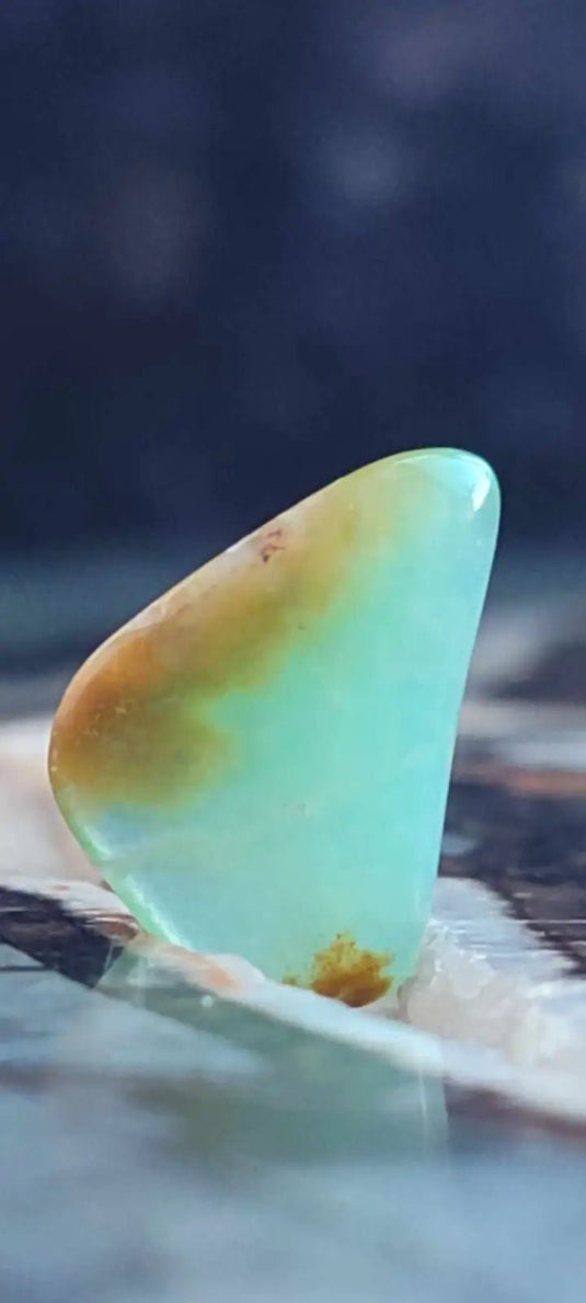 Chrysoprase du Kazakhstan pierre roulée Grade ’Extra’ Chrysoprase pierre roulée