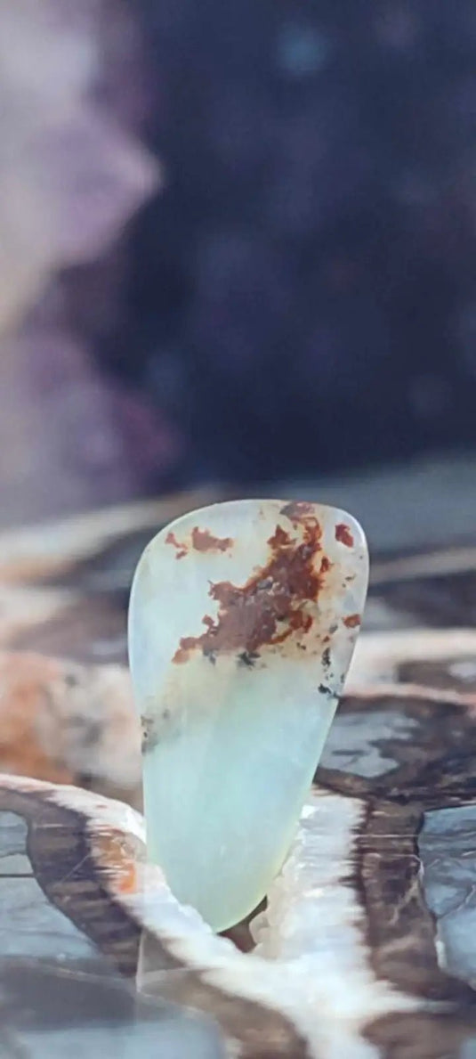 Chrysoprase du Kazakhstan pierre roulée Grade ’Extra’ Chrysoprase pierre roulée