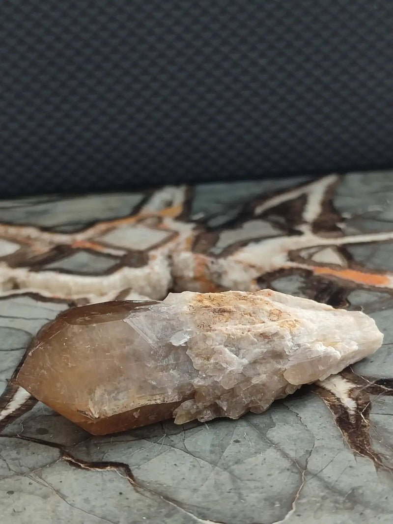 Load image into Gallery viewer, Citrine NATURELLE Authentique du Brésil - Pointe brute - Grade Prémium Citrine pointe brute
