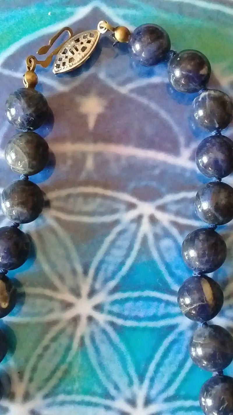 Load image into Gallery viewer, Collier en Sodalite Grade A ++++ Collier en Sodalite
