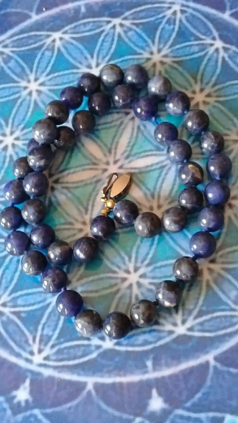 Load image into Gallery viewer, Collier en Sodalite Grade A ++++ Collier en Sodalite
