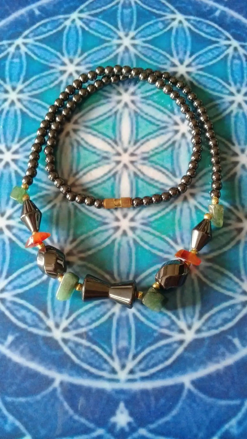 Load image into Gallery viewer, Collier Hématite Cornaline et Aventurine verte Collier Hématite Cornaline et!aventurine verte
