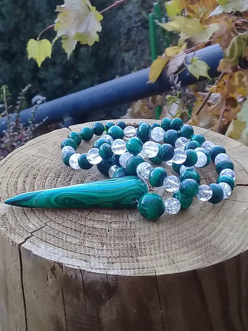 Load image into Gallery viewer, Collier Malachite et Cristal Arc-en-ciel Grade A ++++ Model unique Pendentif Malachite
