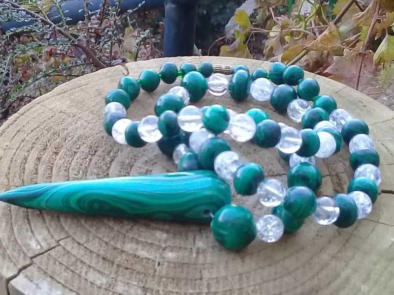 Load image into Gallery viewer, Collier Malachite et Cristal Arc-en-ciel Grade A ++++ Model unique Pendentif Malachite
