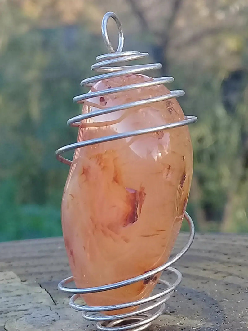 Load image into Gallery viewer, Cornaline du Brésil pendentif Grade A ++++ (Fourni avec cage &amp; cordon) Cornaline pendentif
