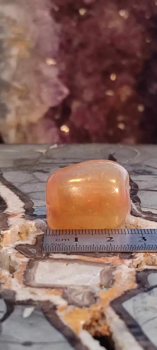 Load image into Gallery viewer, Cornaline du Brésil pierre roulée Grade A ++++ Cornaline pierre roulée
