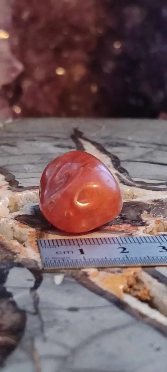 Load image into Gallery viewer, Cornaline du Brésil pierre roulée Grade A ++++ Cornaline pierre roulée
