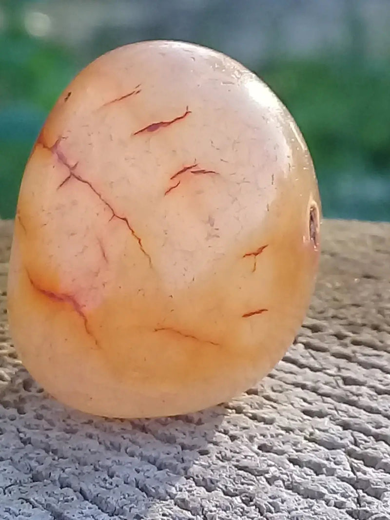 Load image into Gallery viewer, Cornaline du Brésil pierre roulée Grade A ++++ Cornaline pierre roulée
