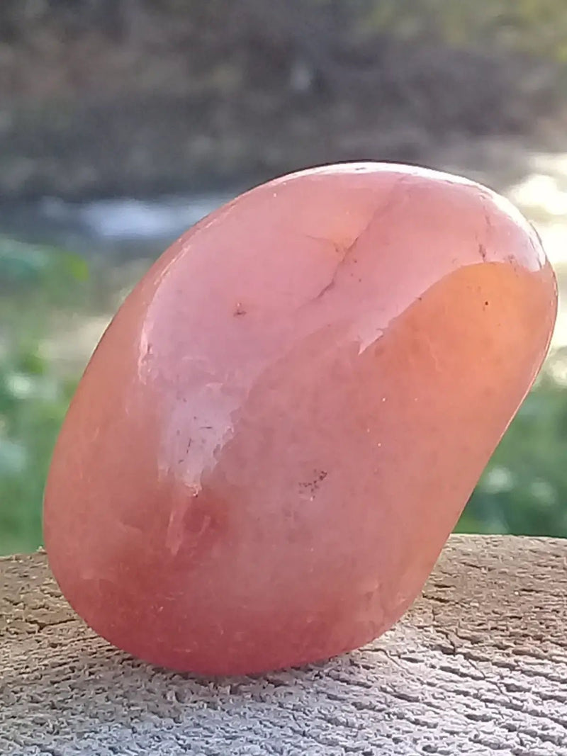 Load image into Gallery viewer, Cornaline du Brésil pierre roulée Grade A ++++ Cornaline pierre roulée
