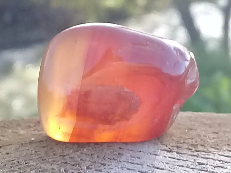 Load image into Gallery viewer, Cornaline du Brésil pierre roulée Grade A ++++ Cornaline pierre roulée
