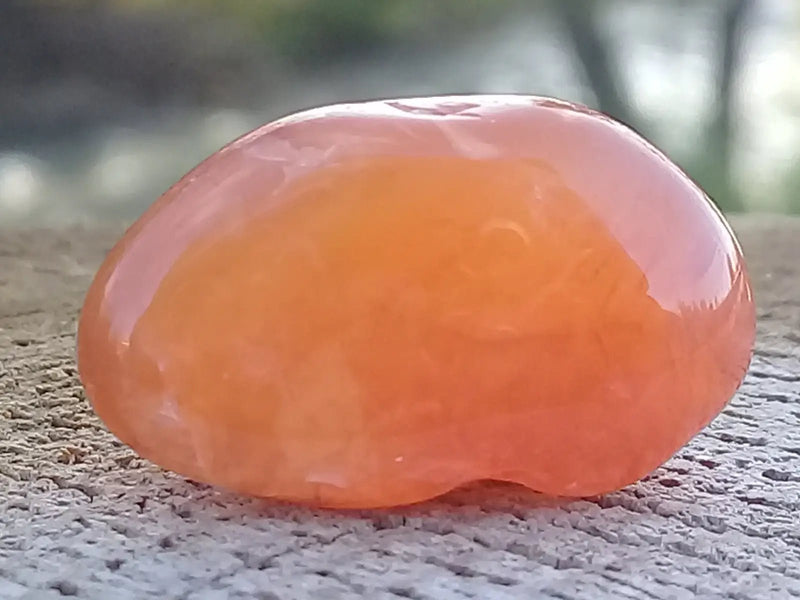 Chargez l&#39;image dans la visionneuse de la galerie, Cornaline du Brésil pierre roulée Grade A ++++ Cornaline pierre roulée
