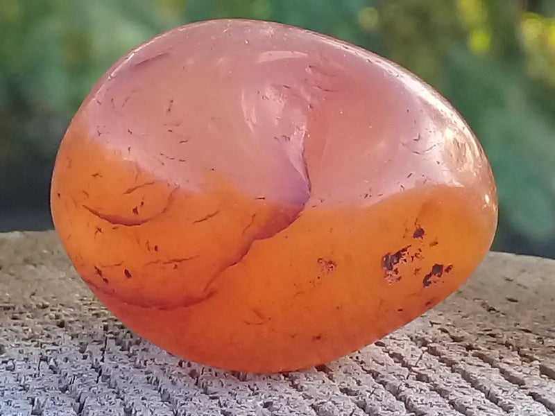 Chargez l&#39;image dans la visionneuse de la galerie, Cornaline du Brésil pierre roulée Grade A +++++ Cornaline pierre roulée
