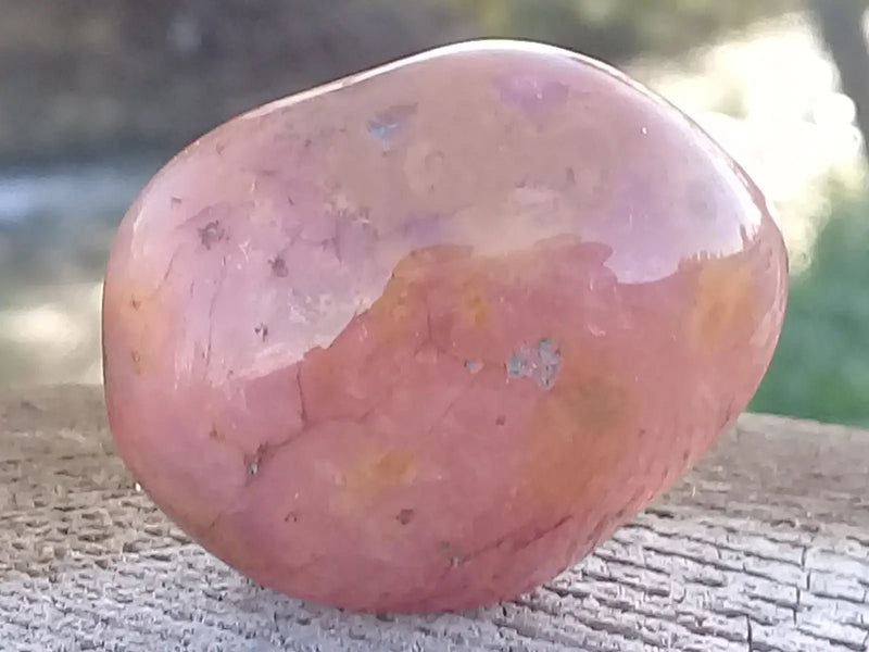 Load image into Gallery viewer, Cornaline du Brésil pierre roulée Grade A ++++ Cornaline pierre roulée
