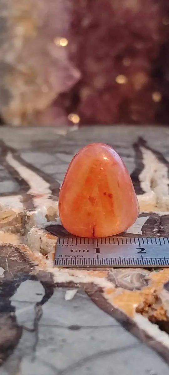 Load image into Gallery viewer, Cornaline du Brésil pierre roulée Grade A ++++ Cornaline pierre roulée
