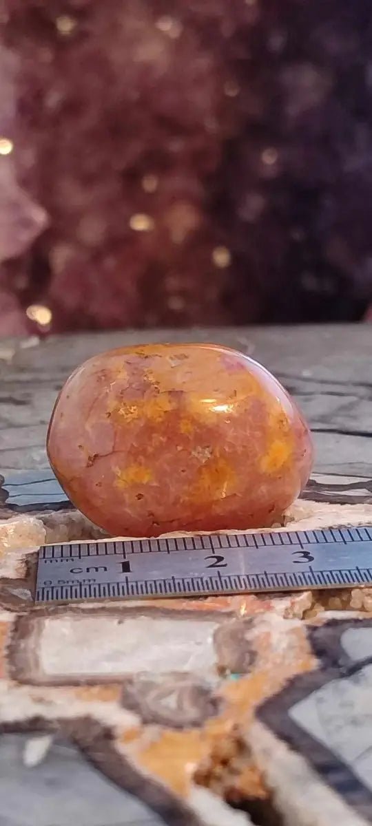 Load image into Gallery viewer, Cornaline du Brésil pierre roulée Grade A ++++ Cornaline pierre roulée
