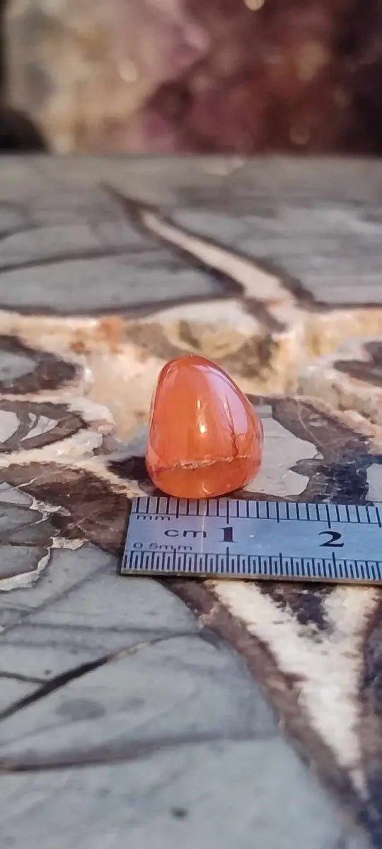 Chargez l&#39;image dans la visionneuse de la galerie, Cornaline du Brésil pierre roulée Grade A ++++ Cornaline pierre roulée
