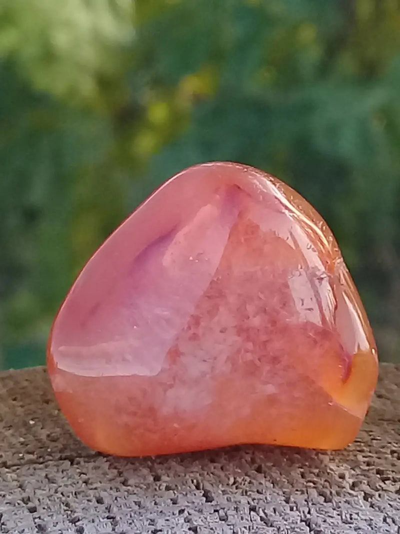 Load image into Gallery viewer, Cornaline du Brésil pierre roulée Grade A ++++ Cornaline pierre roulée
