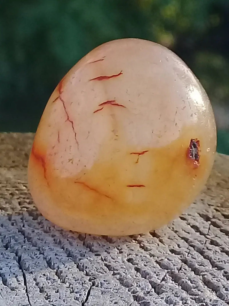 Load image into Gallery viewer, Cornaline du Brésil pierre roulée Grade A ++++ Cornaline pierre roulée
