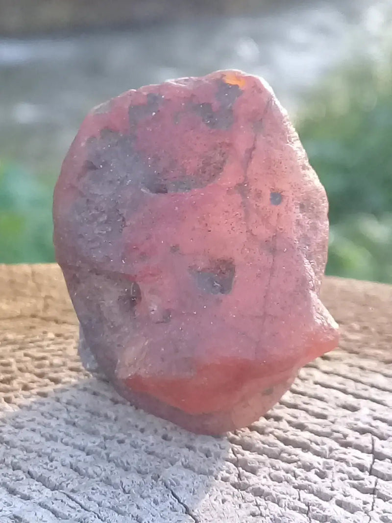 Load image into Gallery viewer, Cornaline pierre brute Grade A ++++ Cornaline pierre brute
