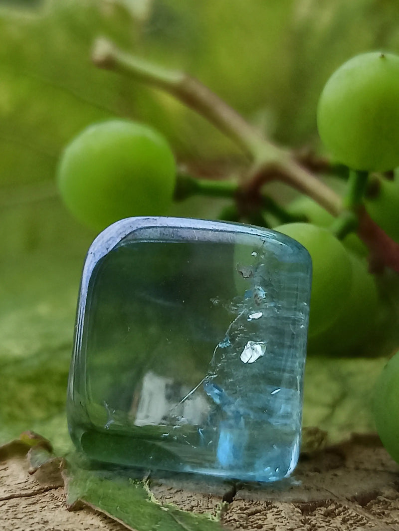 Cargue la imagen en el visor de la galería, Cristal Aqua-Aura du Brésil pierre roulée Grade A++++ Cristal Aqua Aura pierre roulée Dans la besace du p&#39;tit Poucet   
