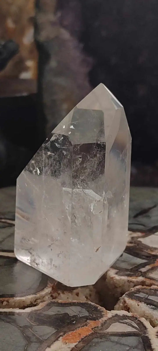 Cristal de roche à inclusions du Brésil colonne Grade A++++ Cristal de roche à inclusion