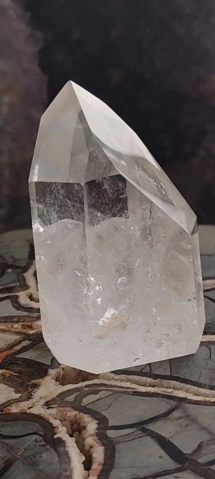 Chargez l&#39;image dans la visionneuse de la galerie, Cristal de roche à inclusions du Brésil colonne Grade A++++ Cristal de roche à inclusion
