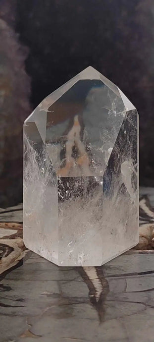 Cristal de roche à inclusions du Brésil colonne Grade A++++ Cristal de roche à inclusion