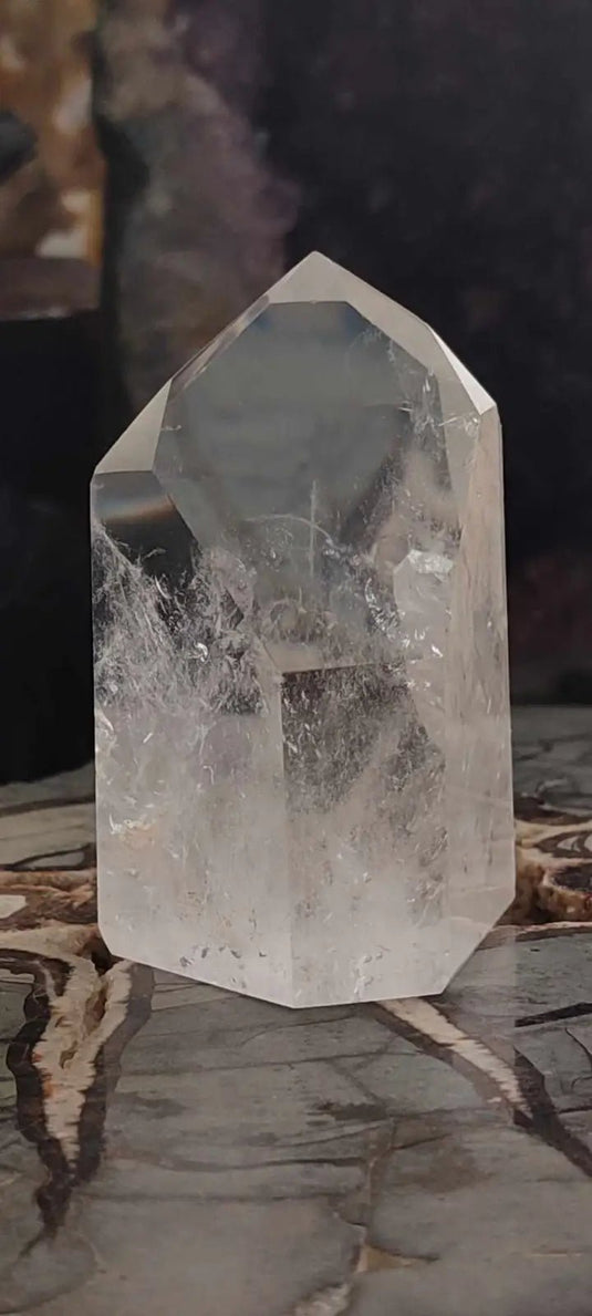 Cristal de roche à inclusions du Brésil colonne Grade A++++ Cristal de roche à inclusion