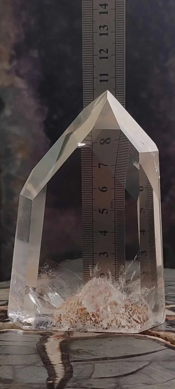 Load image into Gallery viewer, Cristal de roche du Brésil à inclusion fantôme colonne Grade A++++ Cristal de roche à inclusion fantôme
