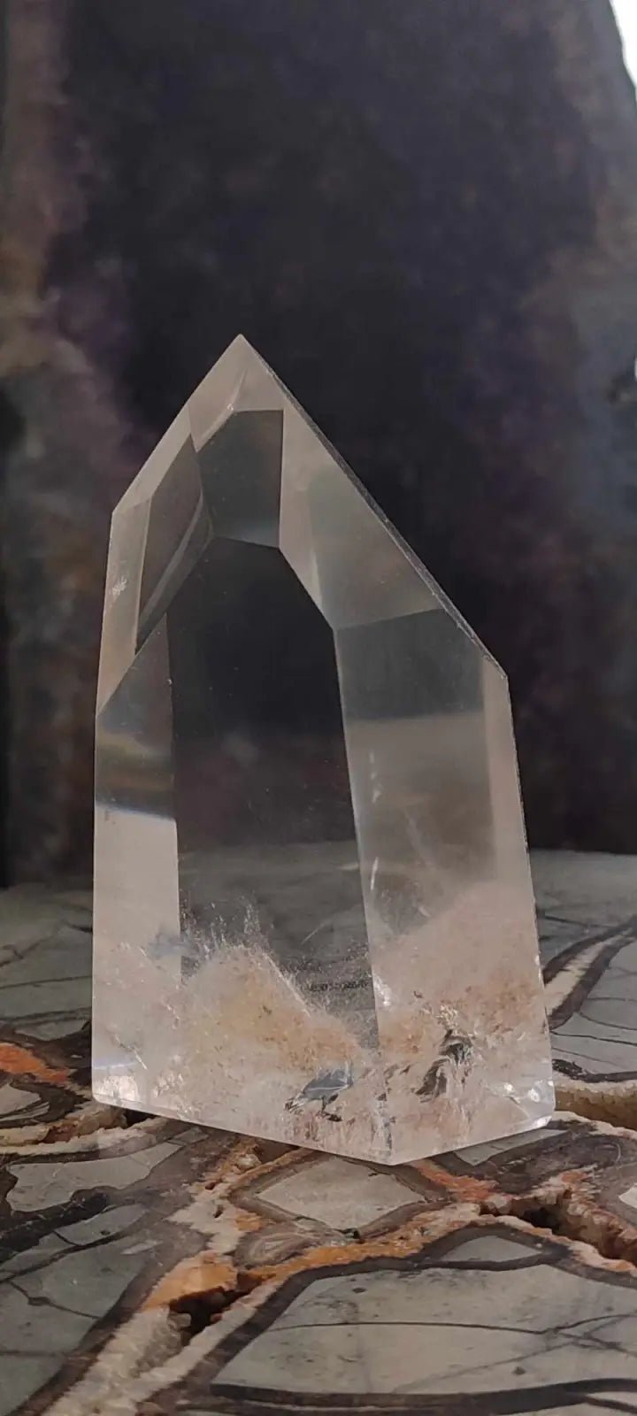 Load image into Gallery viewer, Cristal de roche du Brésil à inclusion fantôme colonne Grade A++++ Cristal de roche à inclusion fantôme
