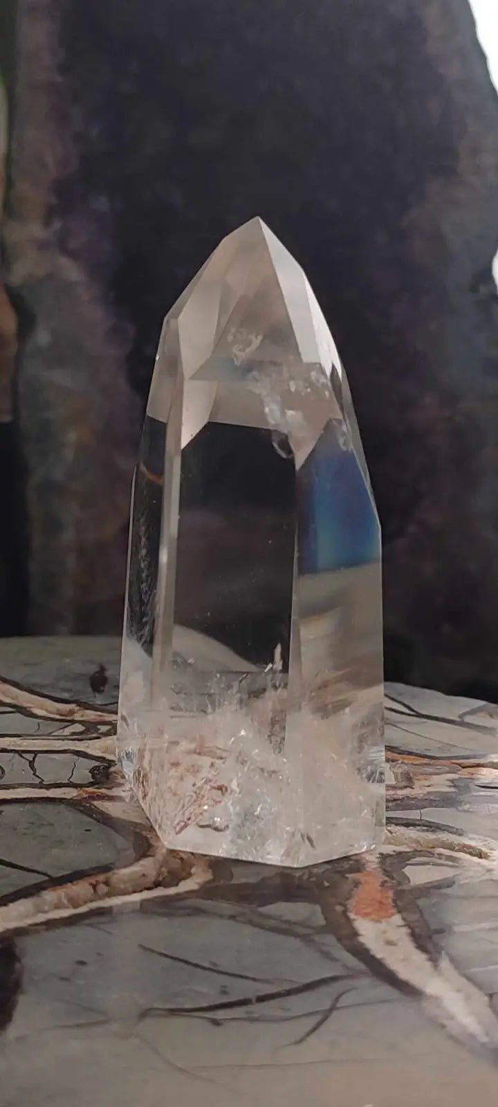 Load image into Gallery viewer, Cristal de roche du Brésil à inclusion fantôme colonne Grade A++++ Cristal de roche à inclusion fantôme
