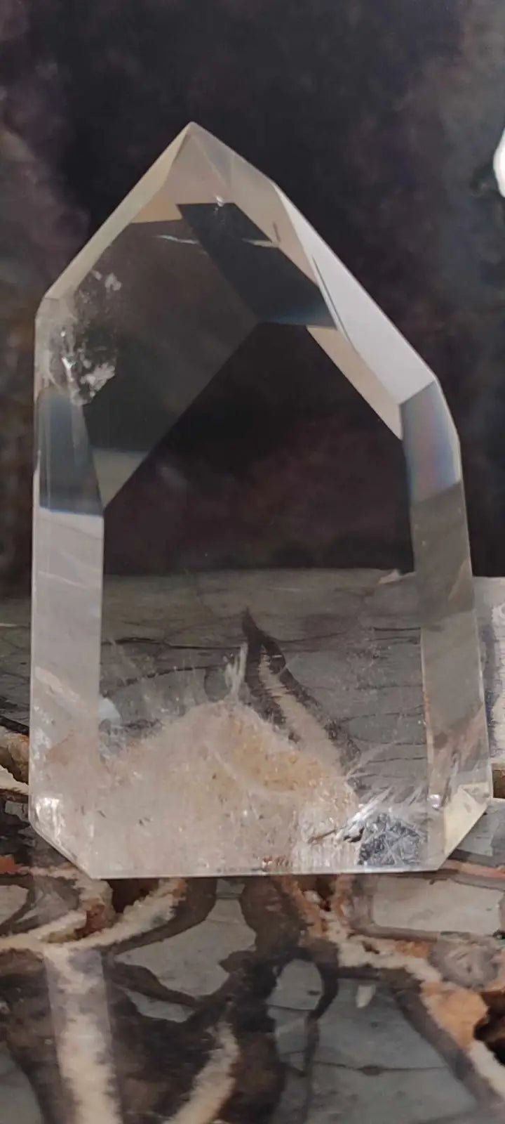 Load image into Gallery viewer, Cristal de roche du Brésil à inclusion fantôme colonne Grade A++++ Cristal de roche à inclusion fantôme
