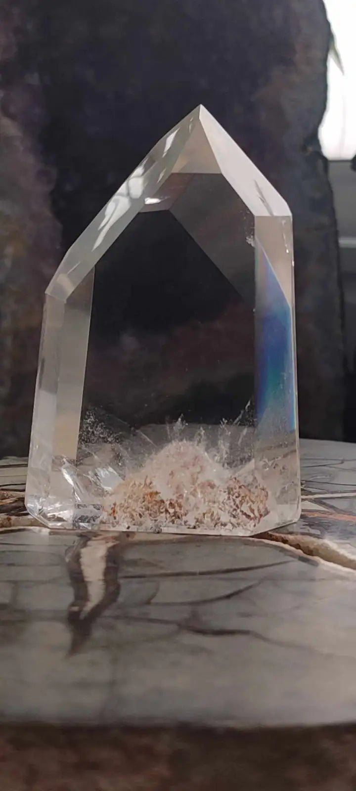 Load image into Gallery viewer, Cristal de roche du Brésil à inclusion fantôme colonne Grade A++++ Cristal de roche à inclusion fantôme
