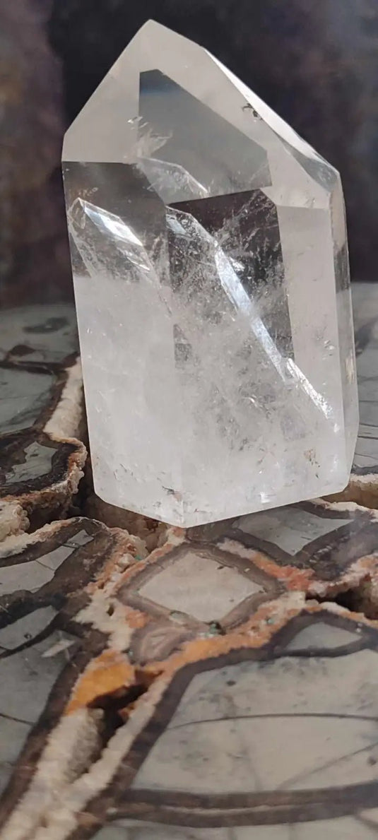 Cristal de roche du Brésil à inclusion fantôme Grade A++++ Cristal de Roche colonne avec inclusion naturelle pointe de Cristal