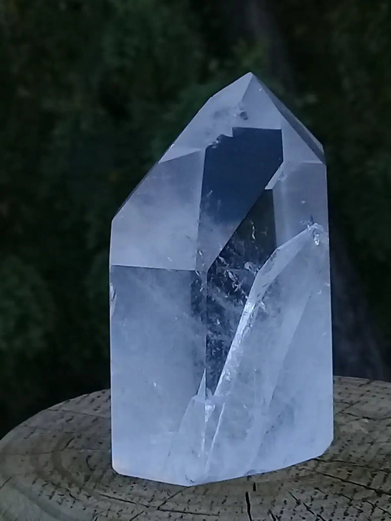 Load image into Gallery viewer, Cristal de roche du Brésil à inclusion fantôme Grade A++++ Cristal de Roche colonne avec inclusion naturelle pointe de Cristal
