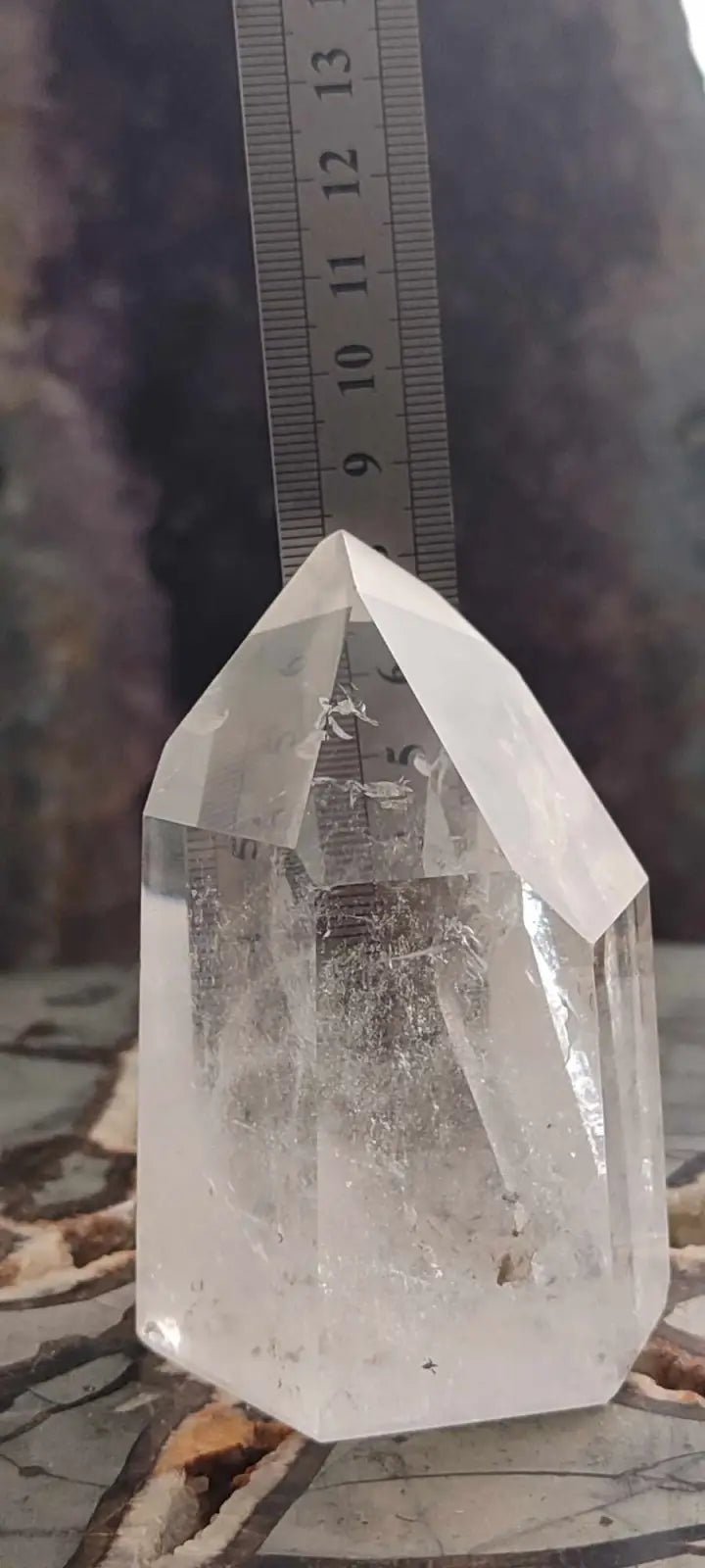 Load image into Gallery viewer, Cristal de roche du Brésil à inclusion fantôme Grade A++++ Cristal de Roche colonne avec inclusion naturelle pointe de Cristal
