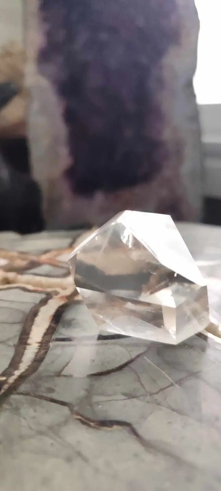 Chargez l&#39;image dans la visionneuse de la galerie, Cristal de roche du Brésil à inclusions fantômes Grade A++++ Cristal de roche à inclusion
