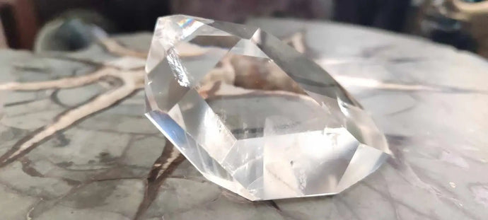 Cristal de roche du Brésil à inclusions fantômes Grade A++++ Cristal de roche à inclusion