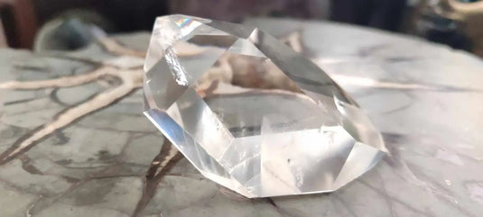 Cristal de roche du Brésil à inclusions fantômes Grade A++++ Cristal de roche à inclusion