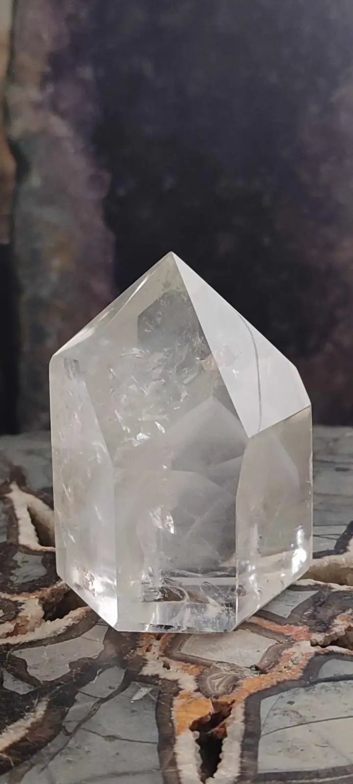 Chargez l&#39;image dans la visionneuse de la galerie, Cristal de roche du Brésil à inclusions fantômes Grade A++++ Cristal de roche à inclusion fantôme
