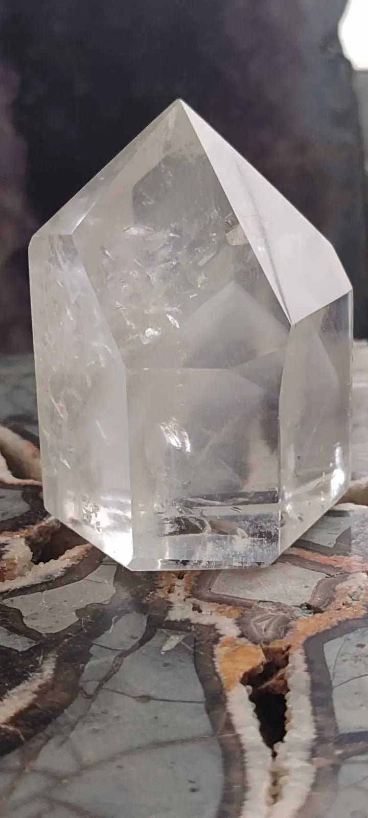 Chargez l&#39;image dans la visionneuse de la galerie, Cristal de roche du Brésil à inclusions fantômes Grade A++++ Cristal de roche à inclusion fantôme
